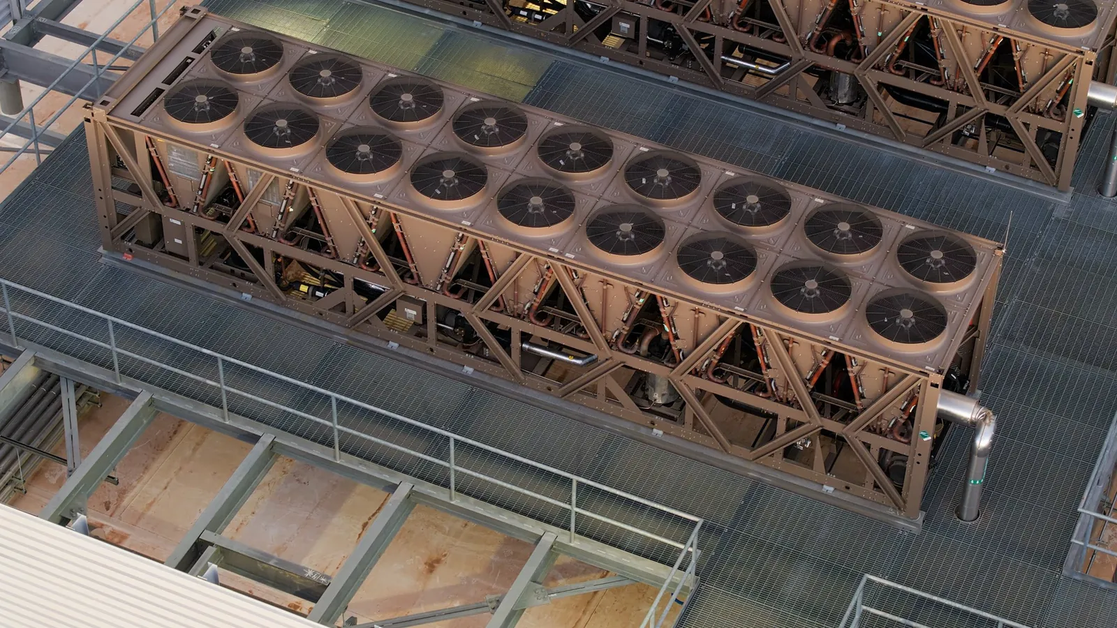Liquid cooling vs air cooling comparison